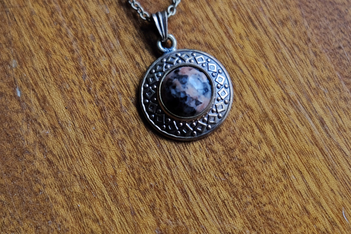 カレワラジュエリー – ロヴァニエミ夏祭りジュエリー(花崗岩使用)