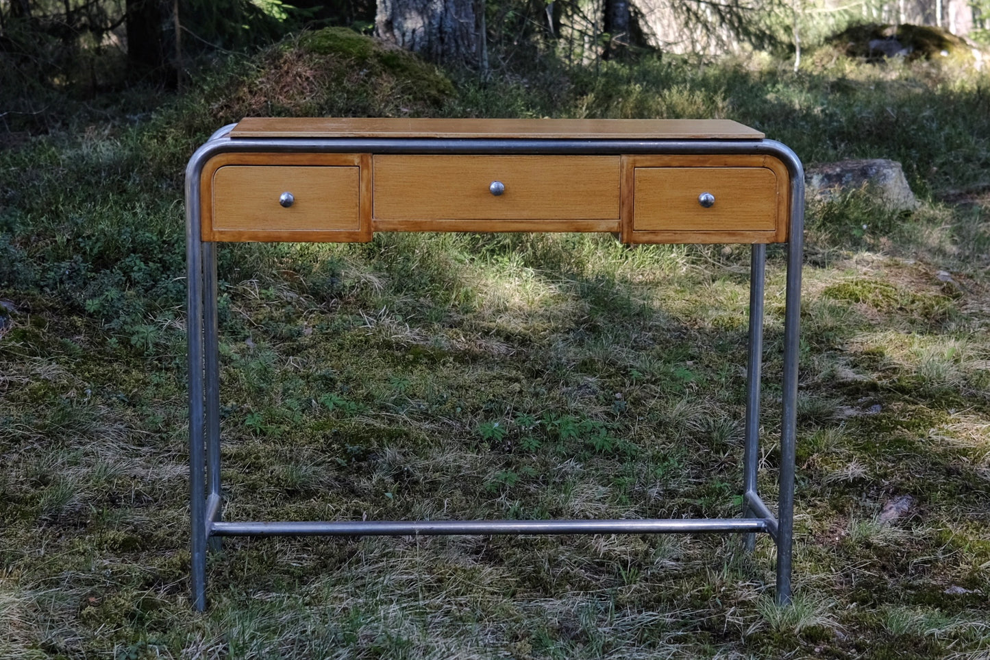 Heteka, 30-luku sivupöytä