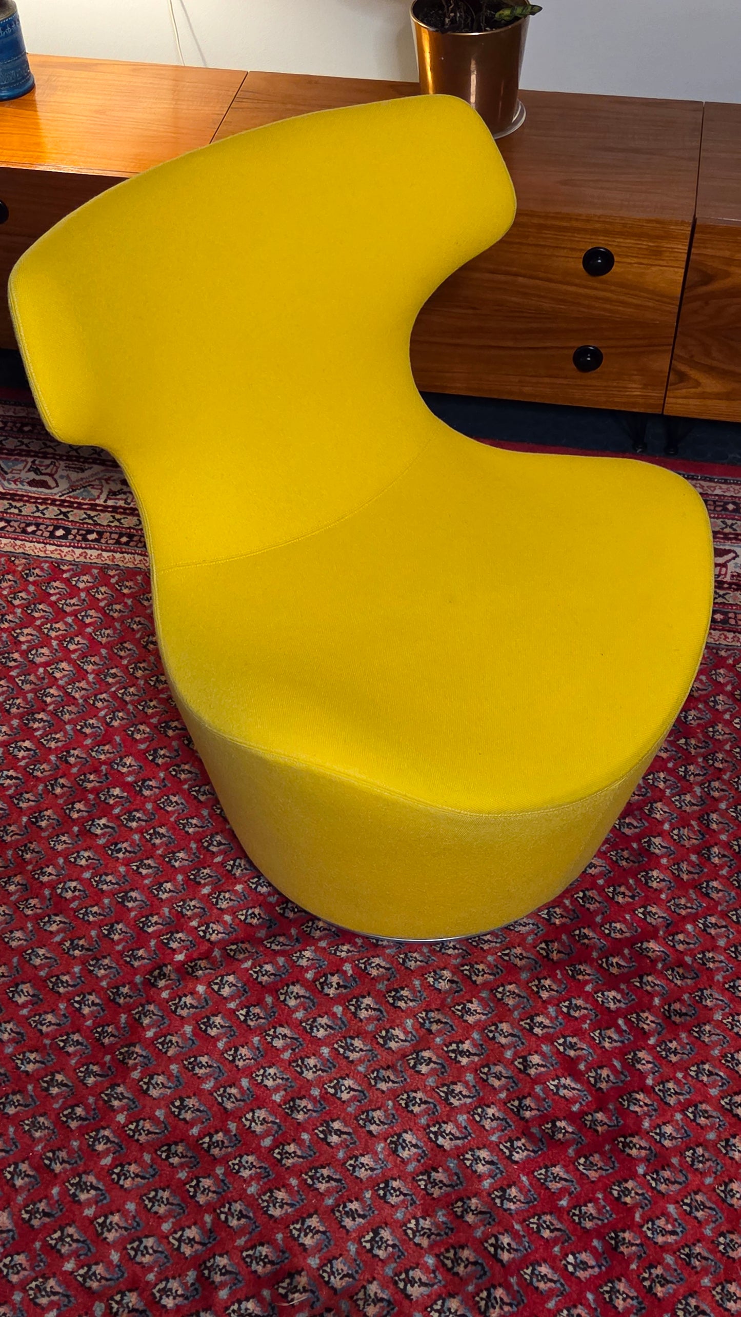 B&B Italia – Piccola Papilio nojatuoli, Naoto Fukasawa (2010)