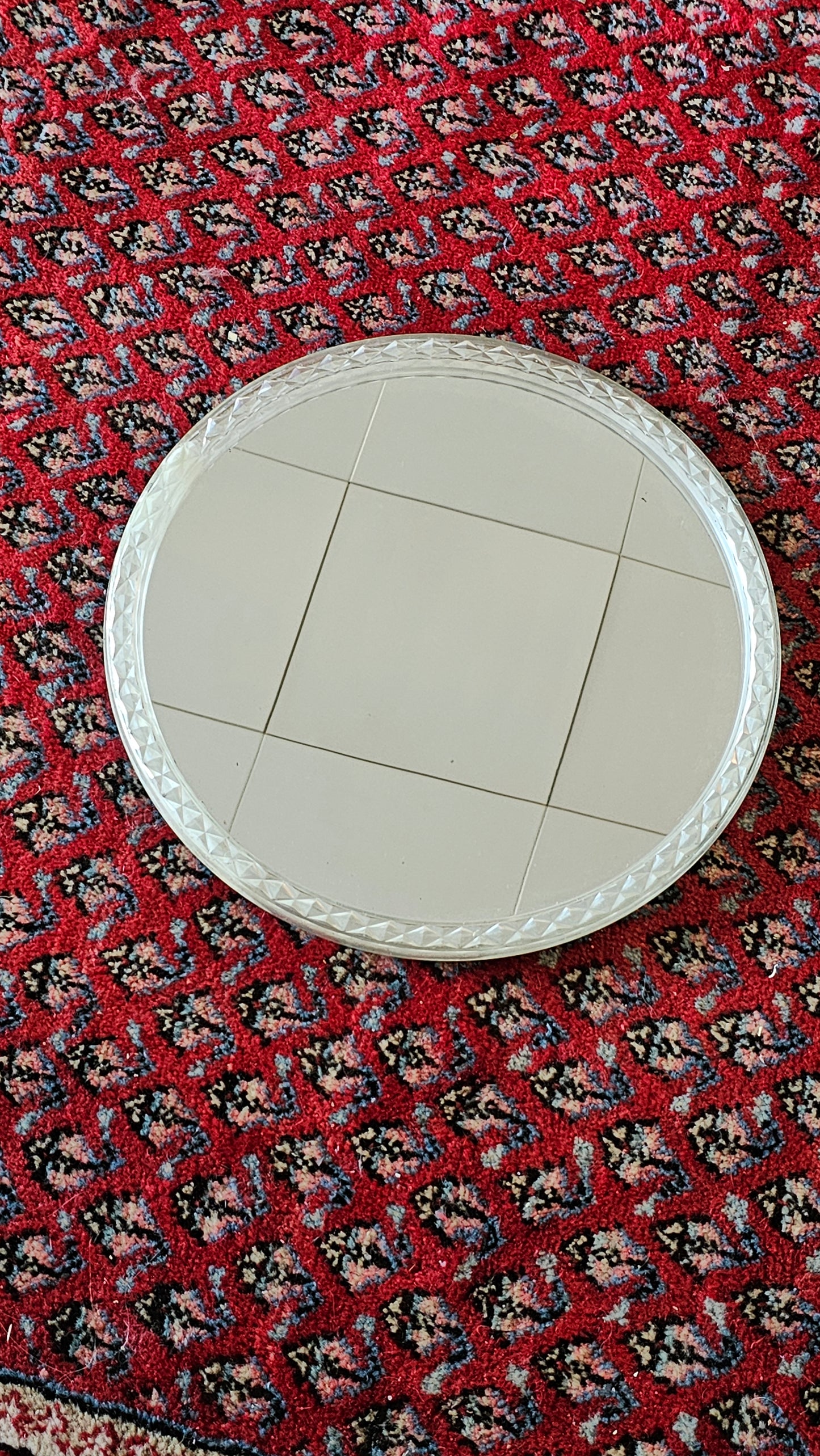 Mäkisen kuvastin – pyöreä peili, halkaisija 40 cm