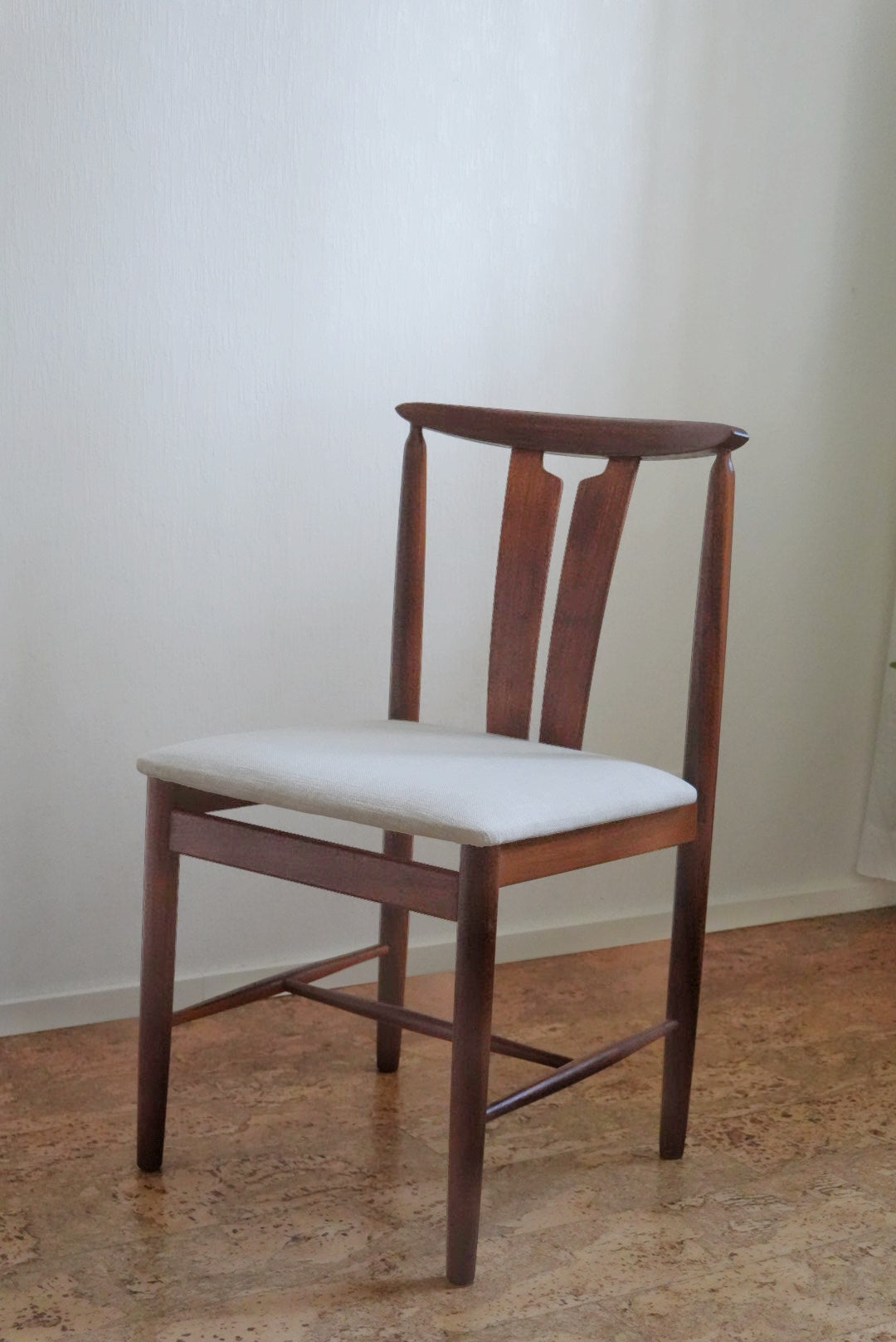 1960-luvun vintage ruokapöydän tuolit – 4 kpl, täysin entisöity