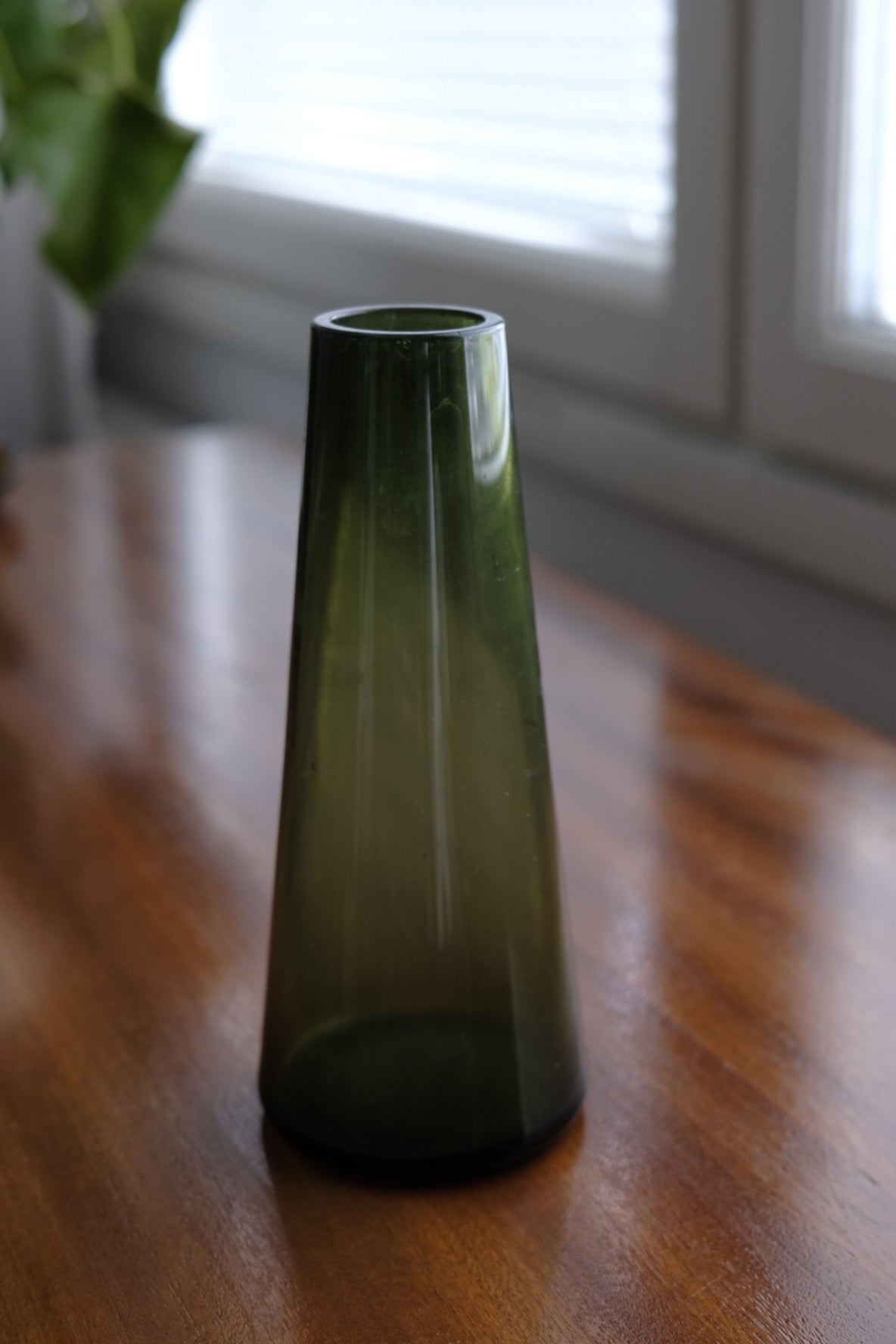 Saara Hopea – SH-105-maljakko (Nuutajärvi, vihreä, 17 cm)