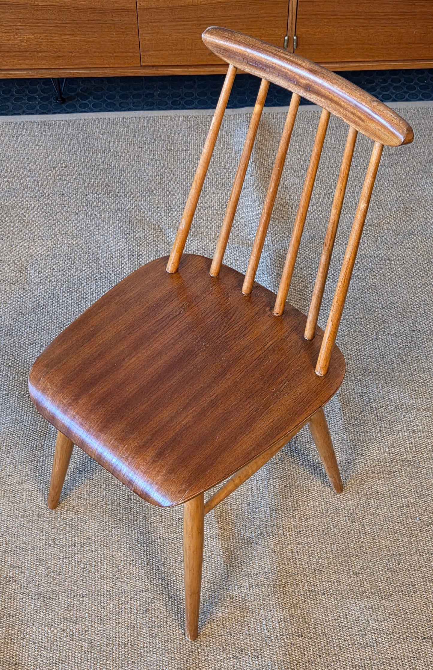 Pinnatuolit 60-luku, kunnostettu