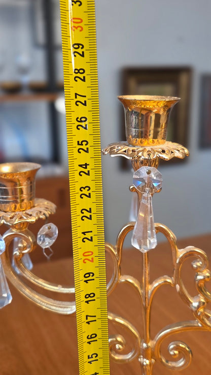 Kynttilänjalan korkeus noin 27 cm