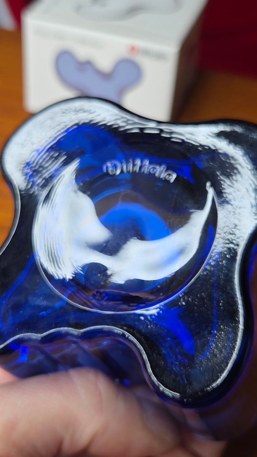 Iittala Aalto kynttilälyhdyn Iittala-merkintä