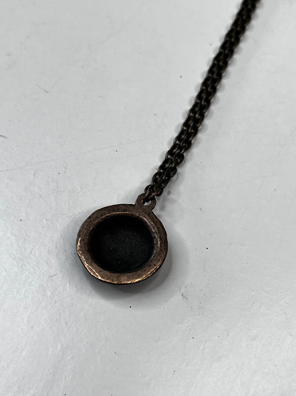 Pronssinen vintage kaulakoru