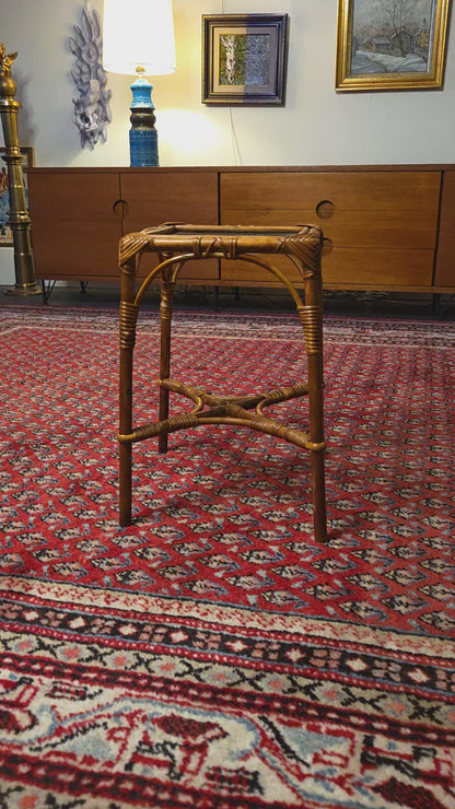 Vintage rottinki kukkapöytä – korkeus 37 cm