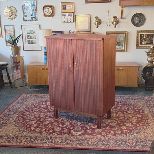 Liinavaatekaappi 60-luku