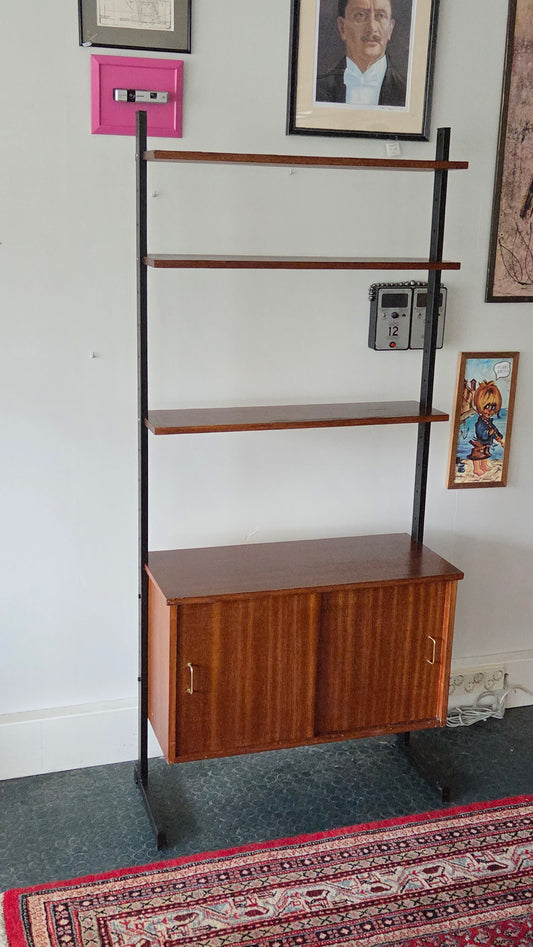 60-luvun seinähylly / String-tyylinen hyllykkö