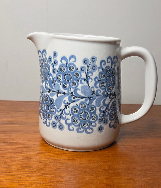 Arabia – "Orri" maitokannu, Raija Uosikkinen (15 cm)