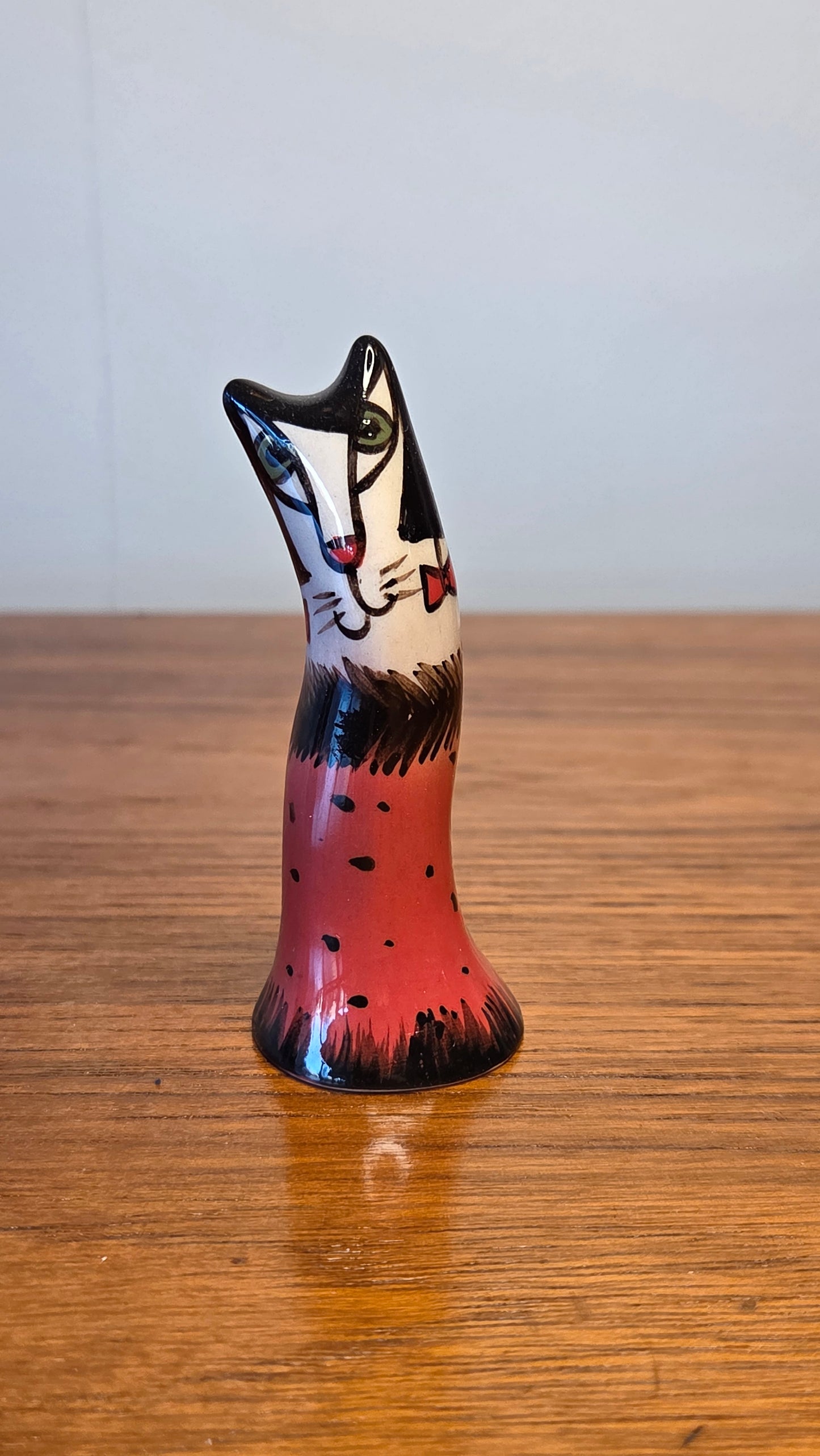 Kadri Kaerman – keraaminen koristekissa (9 cm)