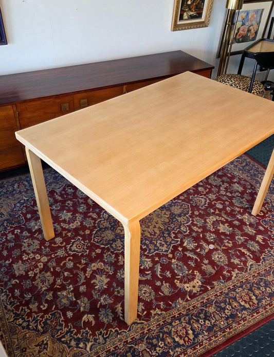 Artek 81B -pöytä – kunnostettu