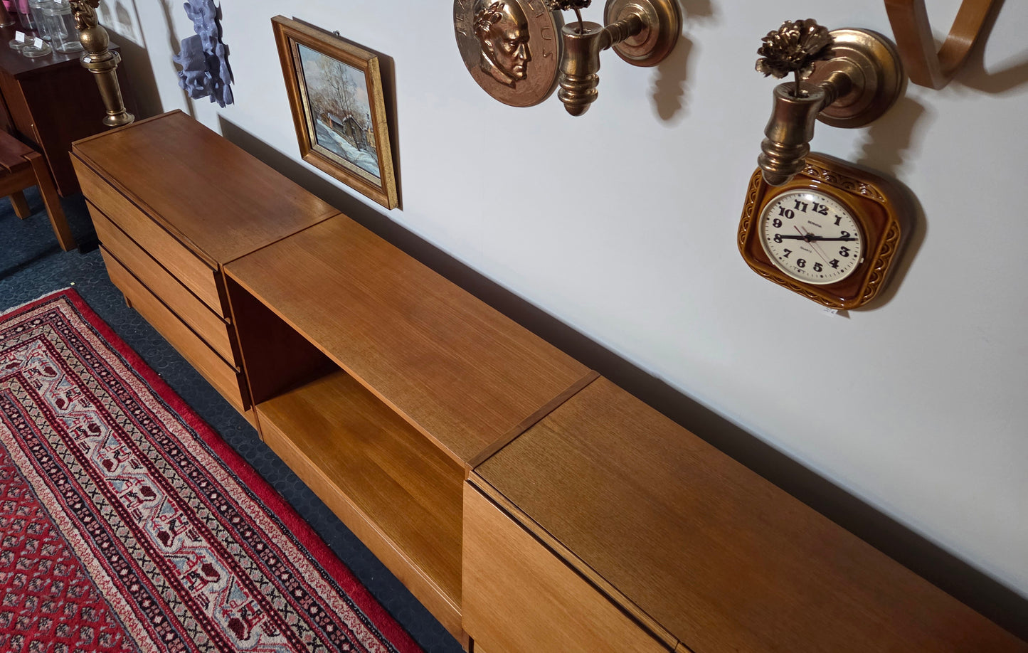 Tyylikäs vintage lipasto (248cm)