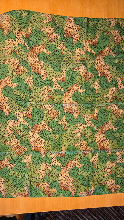 Erä huiveja (pääosin silkki)