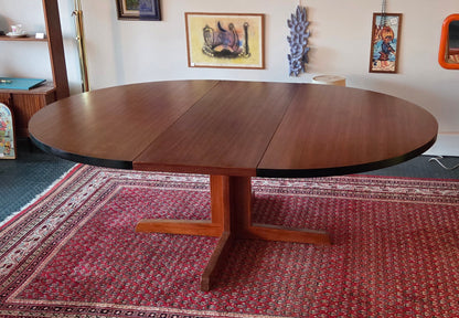 Vintage ruokapöytä iso – 150–200 cm