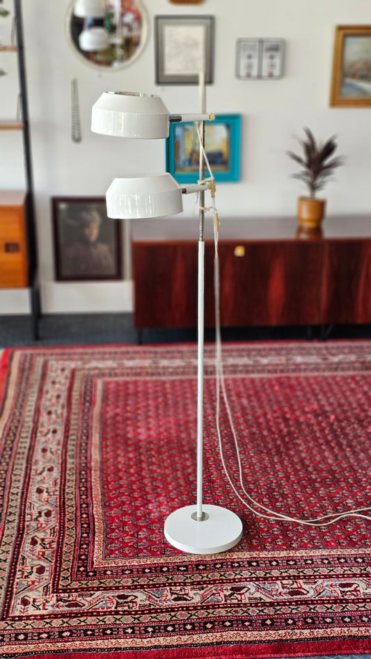 Valinte 70-luvun lattiavalaisin