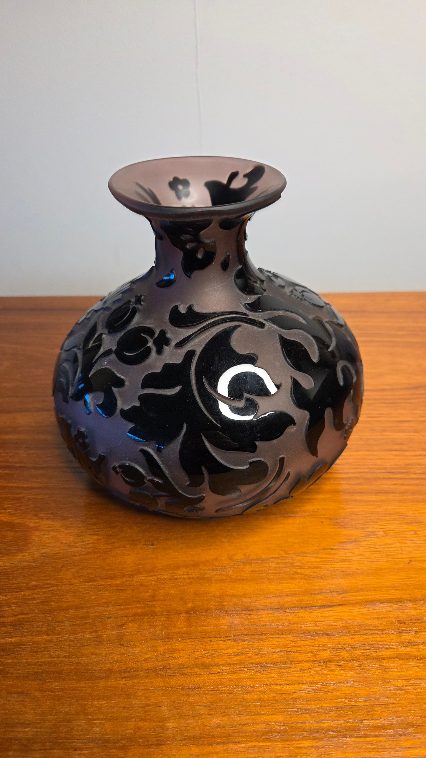 Michael Weems – Cameo ametistilasi maljakko (USA)