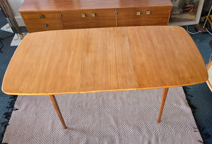 Ruokapöytä 60-luku, Lahden puukalusto Oy