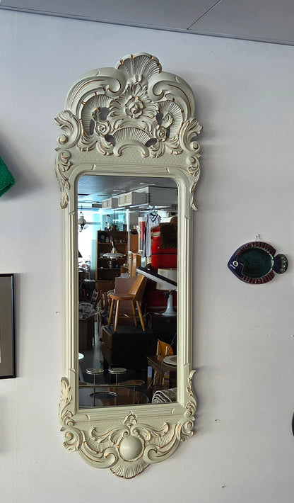 Talonpoikaisrokokoo peili