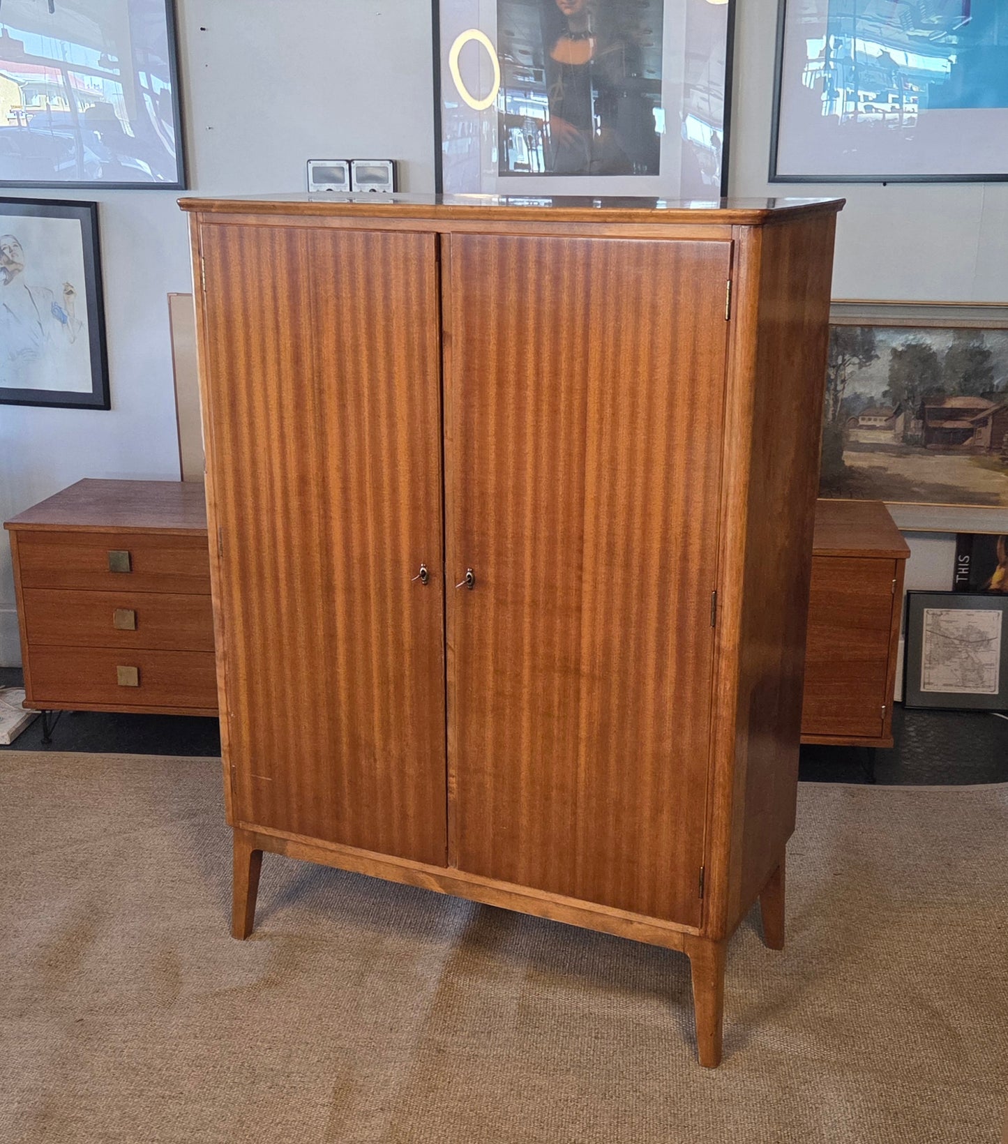 Liinavaatekaappi 60-luku