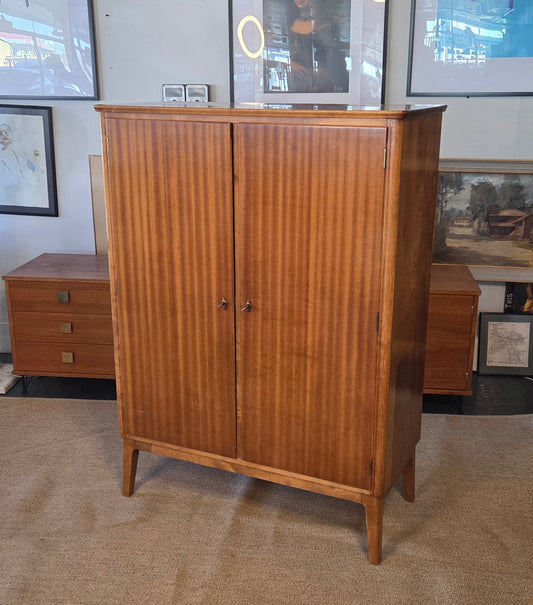 Liinavaatekaappi 60-luku