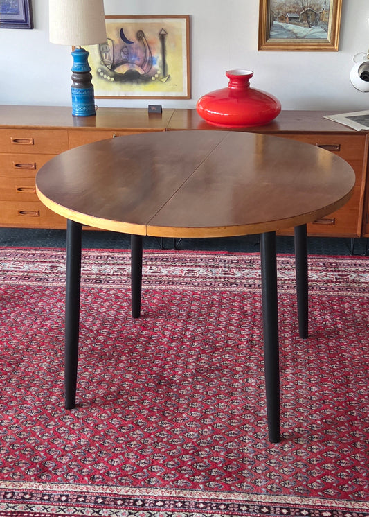Vintage jatkettava pyöreä ruokapöytä halkaisija 100cm