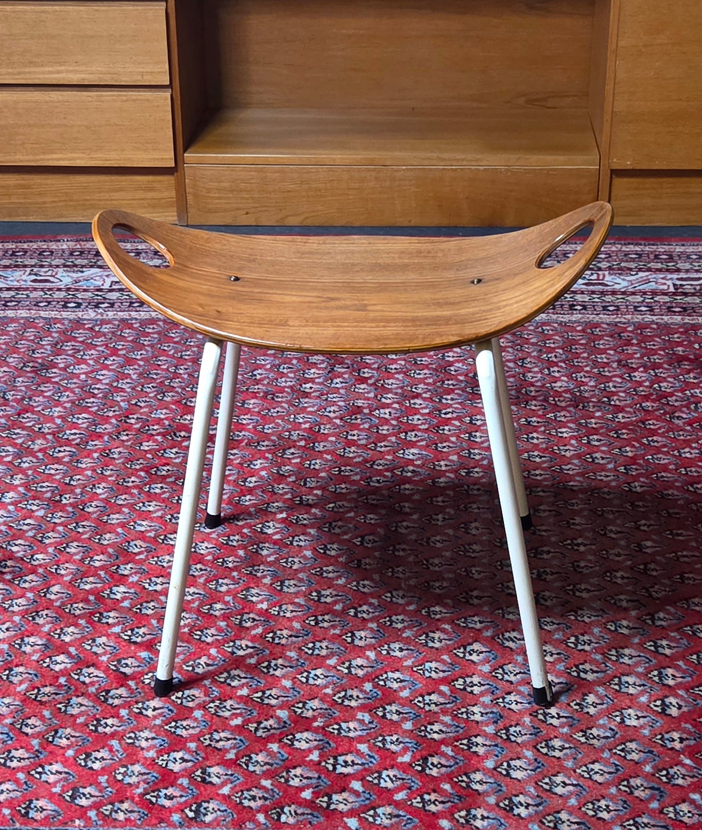 Ola Kettunen – Ulla-jakkara / vintage-designklassikko