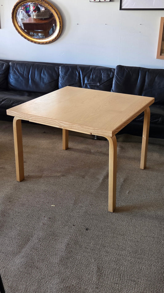 Artek sohvapöytä 75x75cm