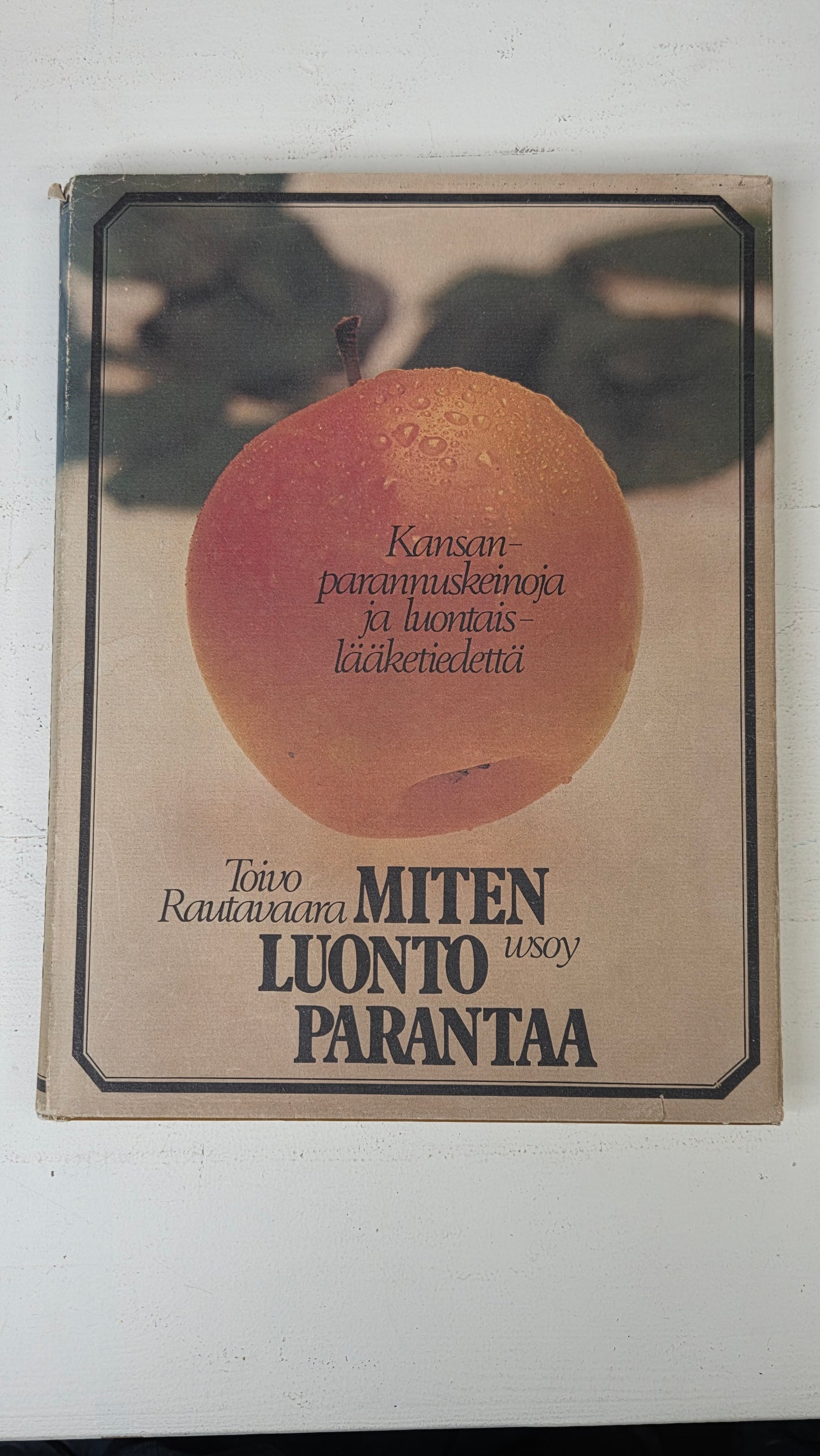 Luonnonyrtit kirjat