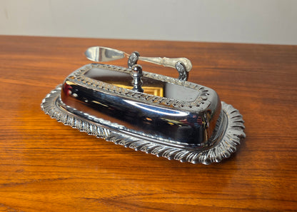 Voirasia + hopeinen voiveitsi – klassinen kattausesine