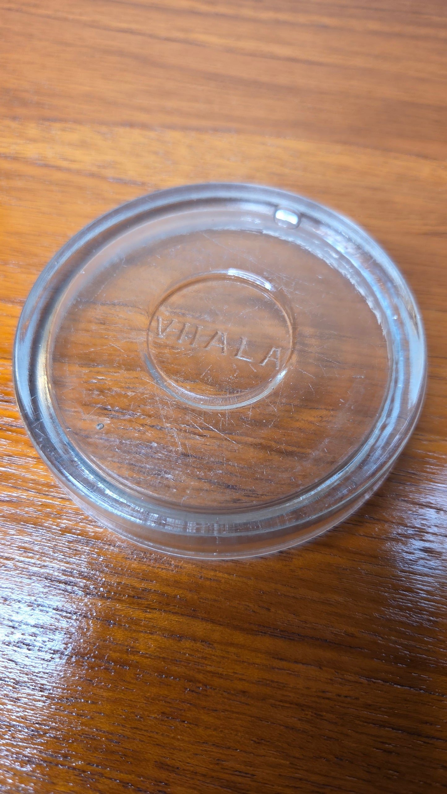 Viialan Lasi – vanha lasipurkki