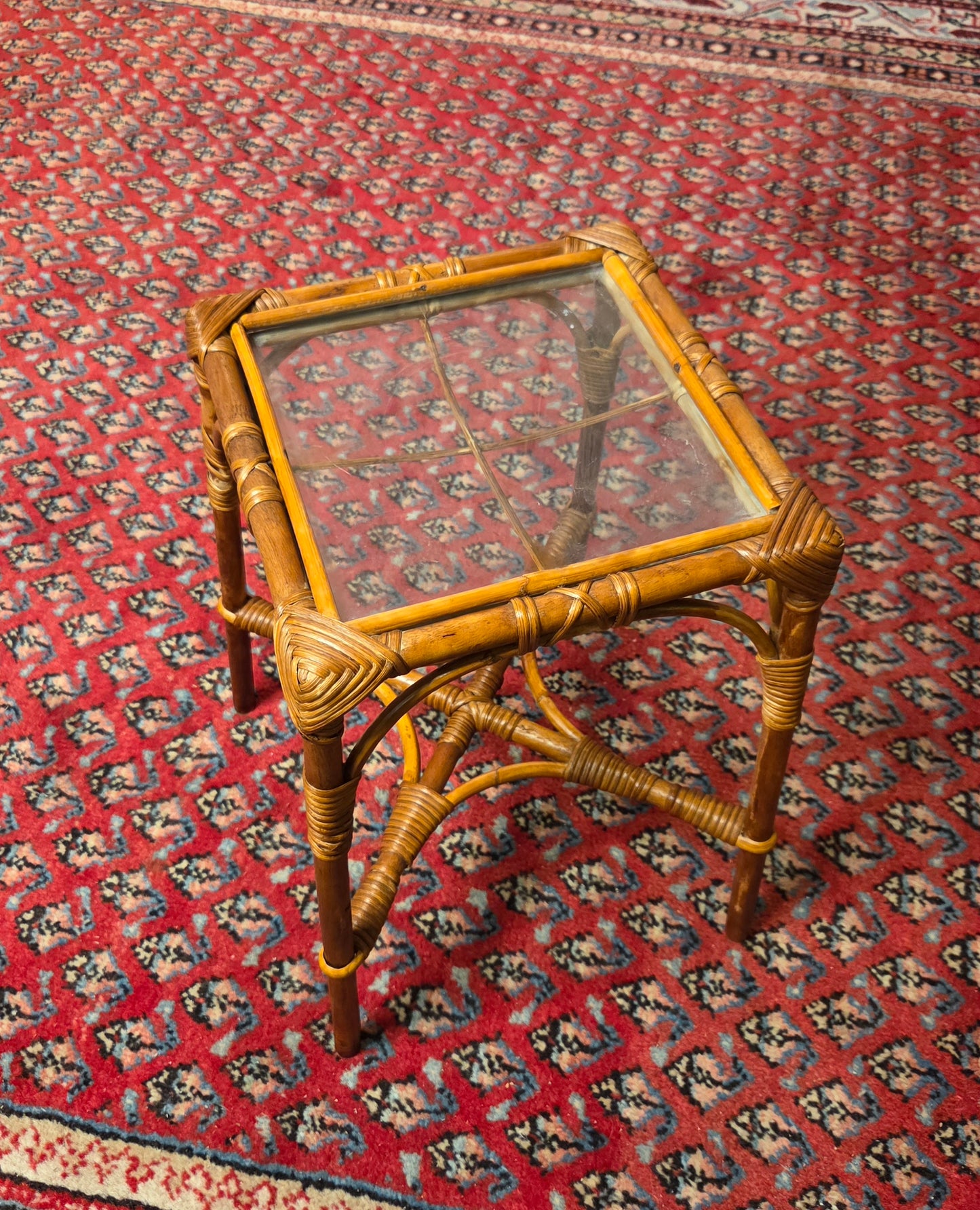 Vintage rottinki kukkapöytä – korkeus 37 cm