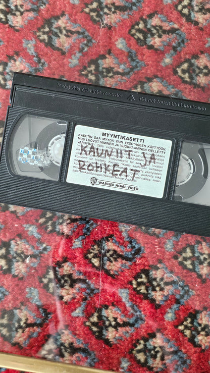 Mitäpä luulet onko? – uniikki taideteos
