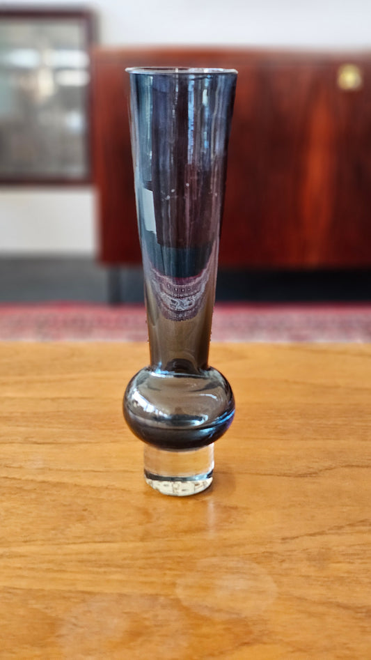 Vintage lasivaasi, korkeus 22 cm