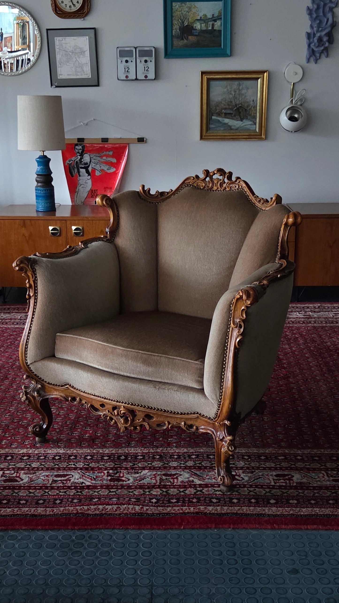 Vintage nojatuoli, kaunis kaiverrustyö
