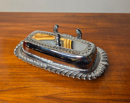 Voirasia + hopeinen voiveitsi – klassinen kattausesine