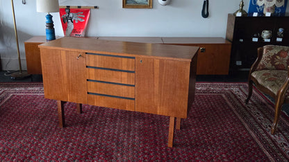 Lahden Puukalusuet (現 ISKU) チーク材チェスト、1960 年代