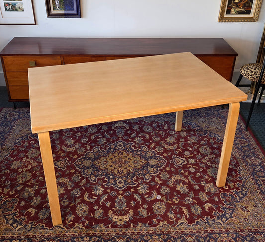 Artek 81B -pöytä – kunnostettu