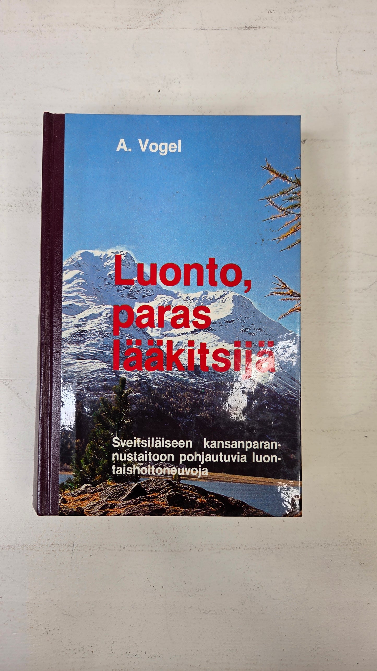 Luonnonyrtit kirjat