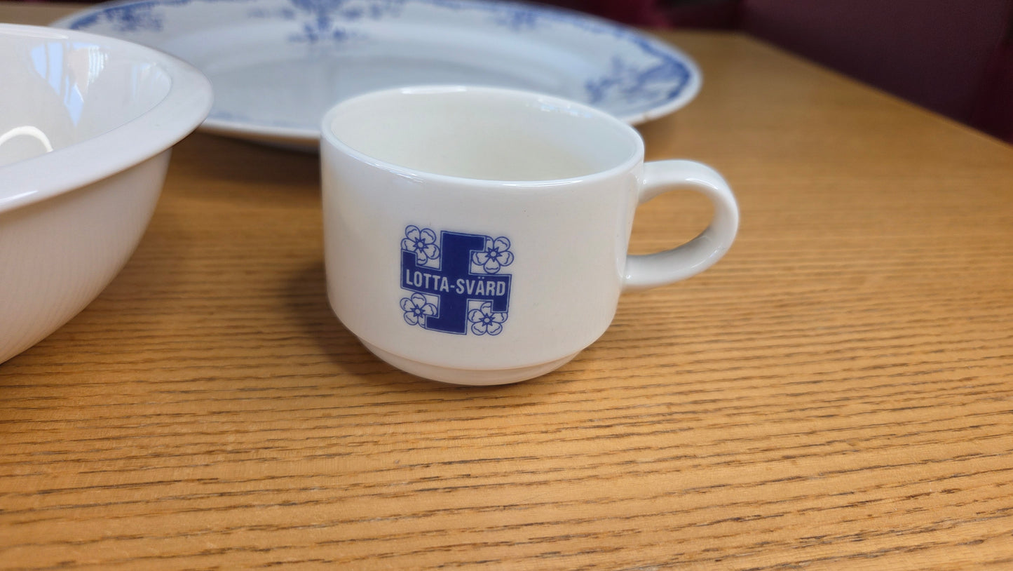 Erä Arabiaa, Lotta, yms