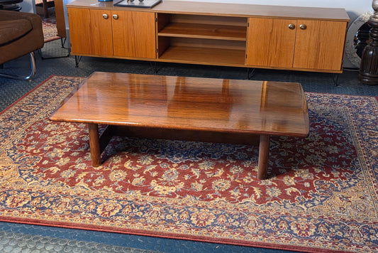 Vintage sohvapöytä