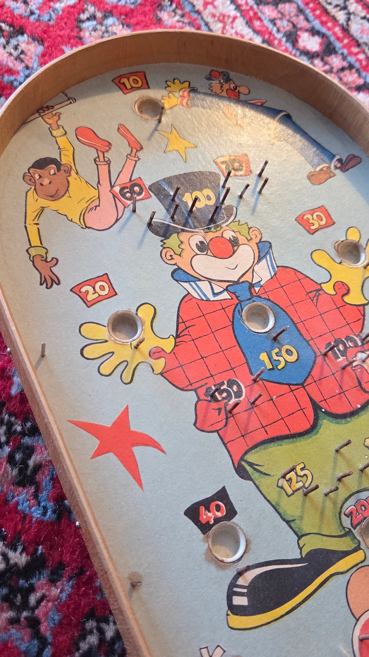 Mekaaninen flipperipeli / nupottelupeli – sirkusaiheinen, 41 x 20 cm