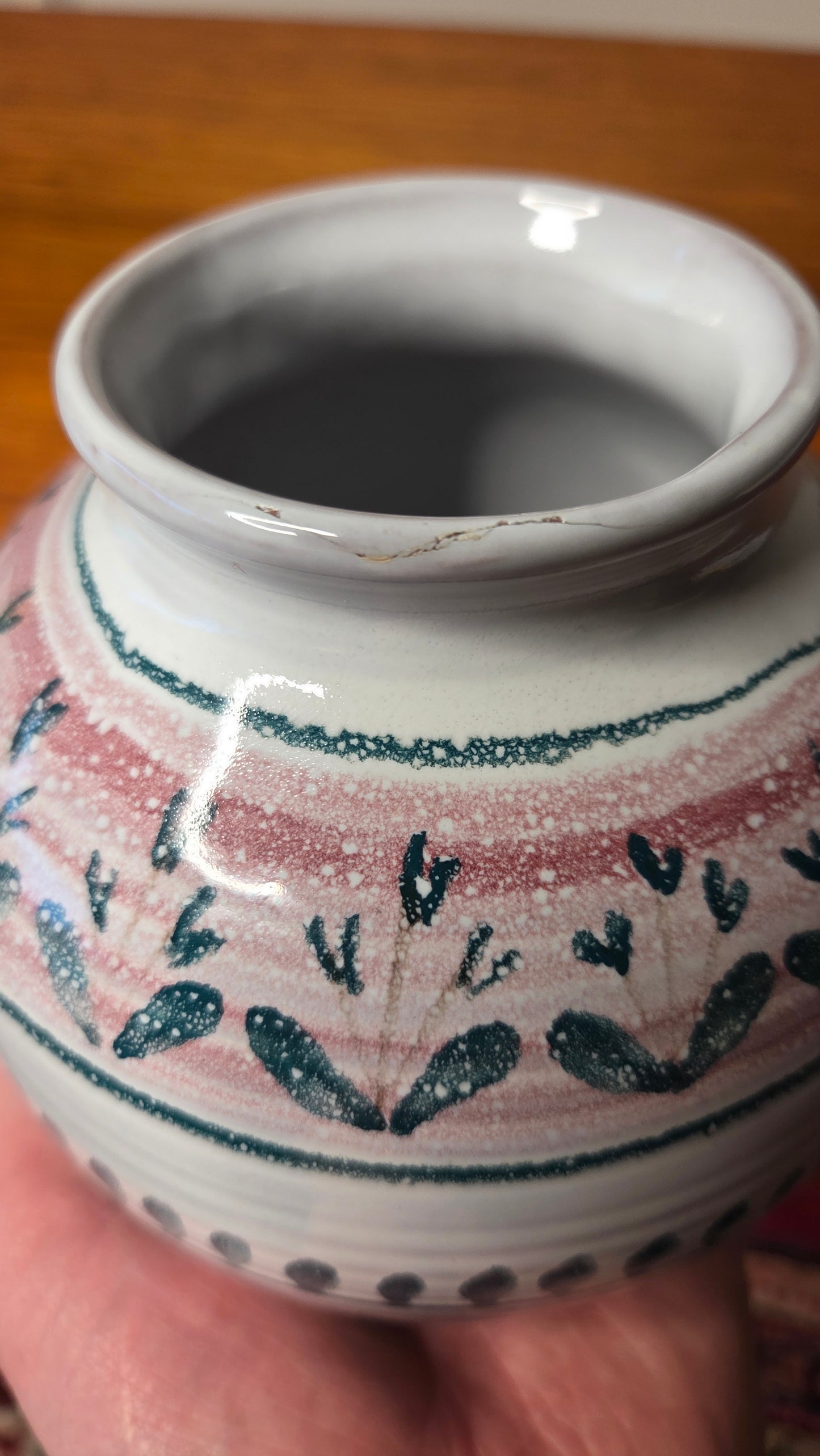 Arabia käsinmaalattu ARA maljakko, korkeus 13,5 cm