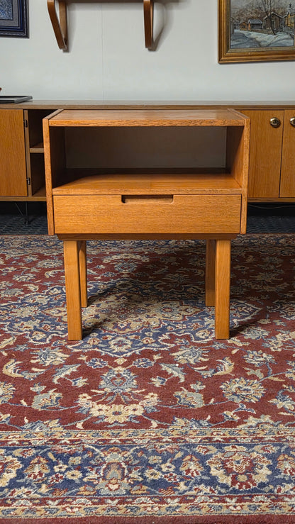 Sivupöytä/ yöpöytä 60-luku