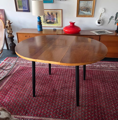 Vintage jatkettava pyöreä ruokapöytä halkaisija 100cm