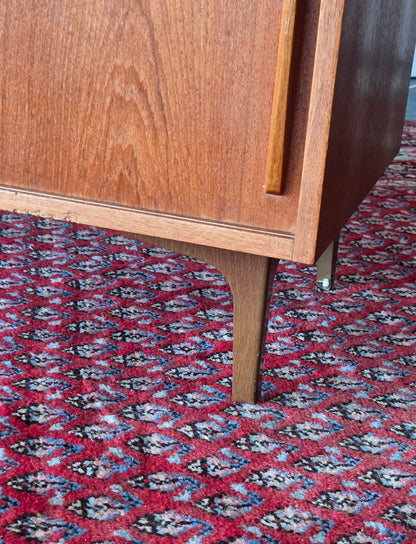 Vintage teak-lipasto 60-luku