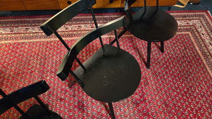 Jussi-nojatuoli, musta – laadukas ja kauniin minimalistinen