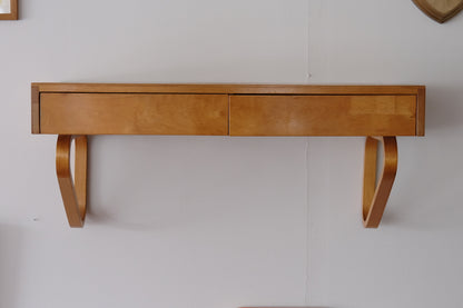 Alvar Aalto -seinäkonsoli kahdella laatikolla, malli 114A (kysy hintaa)