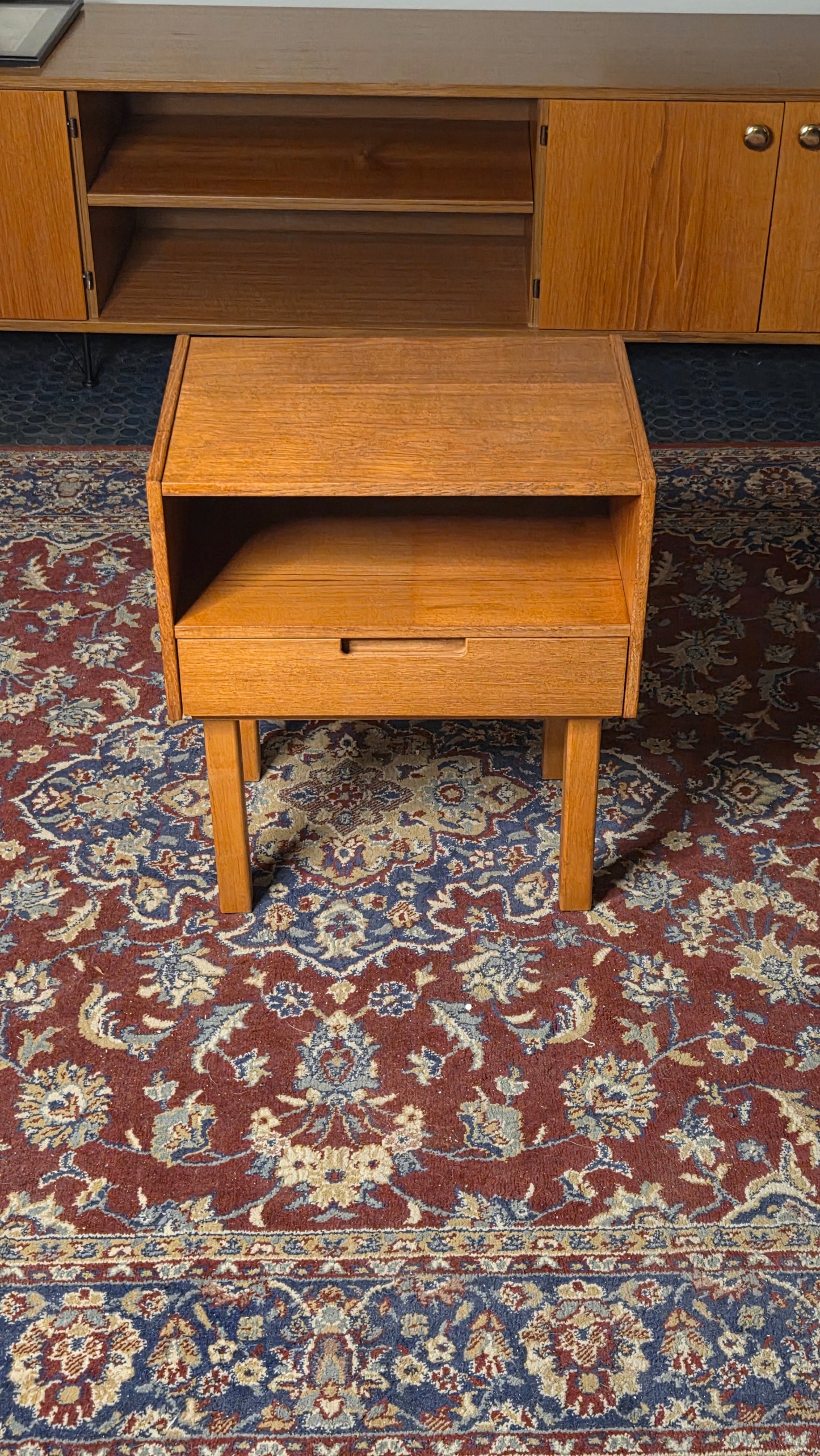 Sivupöytä/ yöpöytä 60-luku