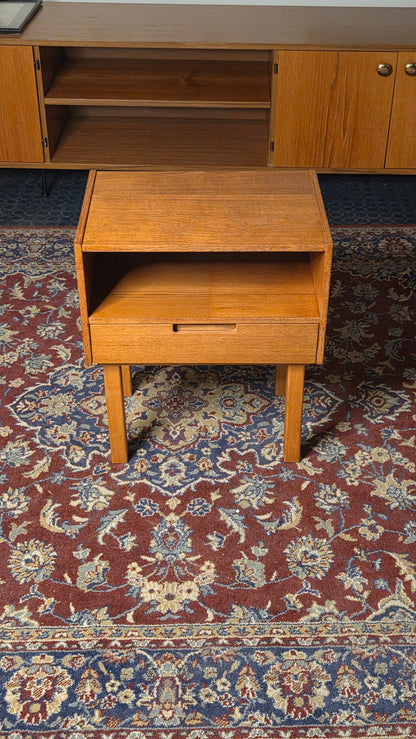 Sivupöytä/ yöpöytä 60-luku